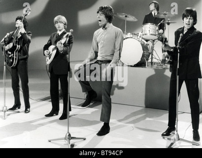 ROLLING STONES sur une émission de télévision néerlandaise en 1963. À partir de l : Bill, Brian, Mick, Charlie et Keith Banque D'Images