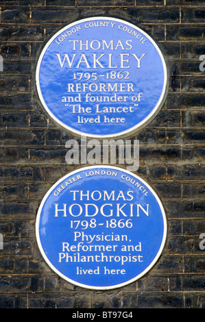 Plaques bleues sur le mur de Thomas Wakley enregistrement propriété Thomas Hodgkin et vécu ici Banque D'Images