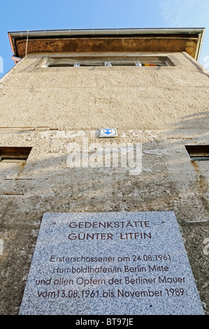 Guenter Litfin Memorial pour la première personne ont abattu au mur de Berlin, Berliner Strasse street à l'Berlin-Spandau Banque D'Images