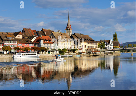 La promenade du Rhin dans le centre historique de la vieille ville de Stein am Rhein à la lumière du soir, canton de Schaffhouse, Suisse, Europe Banque D'Images