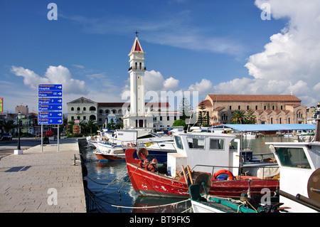 Vue sur le port vénitien de clocher, montrant la ville de Zakynthos, Zante, îles Ioniennes, Grèce Banque D'Images