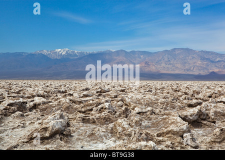Devils Golf Course, en face de la Panamint Range et Télescope Peak, Death Valley National Park, désert de Mojave, Californie Banque D'Images