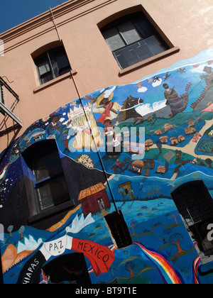 Une fresque peinte sur le mur de la librairie City Lights à San Francisco, États-Unis Banque D'Images