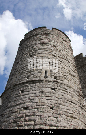 Regardant vers le haut au Westgate Tower à Canterbury, Kent, UK. Banque D'Images