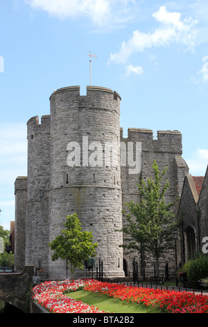 Le Westgate Tower à Canterbury, Kent, UK. Le Westgate Tower est l'un des meilleurs de Britains médiévale existante guérites. Banque D'Images