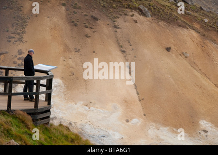 L'Islande, péninsule de Reykjanes, Krysuvik Seltun. Important zone géothermique haute température. Parution du modèle. Banque D'Images