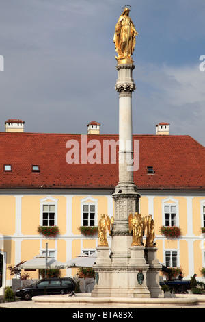 Croatie, Zagreb Kaptol, Square, statue, Vierge Marie Banque D'Images