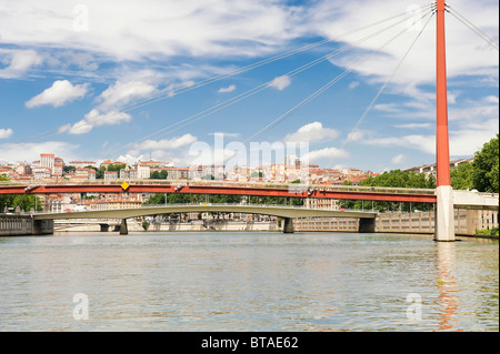 Passerelle de Palais de Justice au cours de la Saône, Lyon, France Banque D'Images