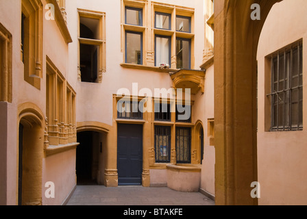 Traboule Hostellerie du Gouvernement, Quartier Saint Jean, Vieux Lyon, France Banque D'Images