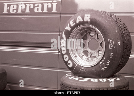 Goodyear. FI photos du Grand Prix de Monaco 1985. En reregardant les jours où les fans pourraient vraiment être impliqués dans le sport. Banque D'Images