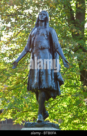 Statue de la princesse indienne, Pocahontas à Gravesend, Kent Banque D'Images