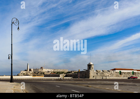 Le Fort El Morro et le phare sur la baie de La Havane Banque D'Images