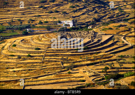 Colline Skarkos préhistorique des ruines. Patrimoine culturel de l'Union européenne site archéologique de Skarkos Banque D'Images