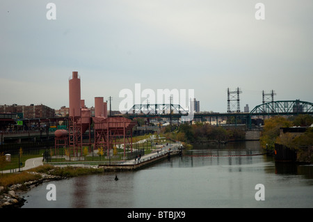 Parc de l'usine de béton le long de la Bronx River dans le quartier de New York dans le Bronx Banque D'Images