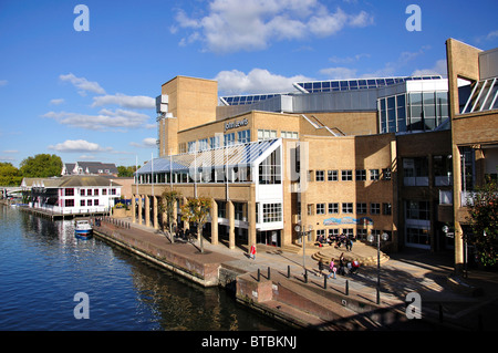 John Lewis Store sur riverfront, Kingston upon Thames, quartier royal de Kingston upon Thames, London, England, United Kingdom Banque D'Images