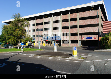 Un parking de plusieurs étages à Bromley South en raison de réaménagement. Plus de détails dans la description. Banque D'Images