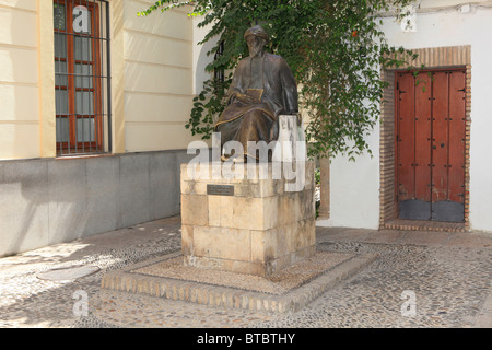 Monument de la philosophe juif médiéval Maïmonide (1135-1204) Ben à Cordoba, Espagne Banque D'Images