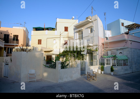 Scène tôt le matin à Ermoupolis, sur l'île grecque de Syros, situé dans la mer Égée Banque D'Images