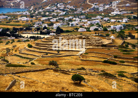 Colline Skarkos préhistorique des ruines. Patrimoine culturel de l'Union européenne site archéologique de Skarkos Banque D'Images