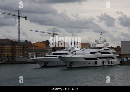 Livourne Livourne traditionnellement appelé en anglais, est une ville portuaire sur la mer Ligure, à l'extrémité ouest de la Toscane, Italie. Banque D'Images