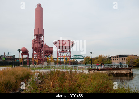 Parc de l'usine de béton le long de la Bronx River dans le quartier de New York dans le Bronx Banque D'Images