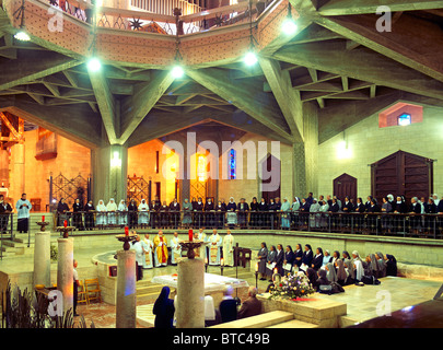 Intérieur de la basilique de l'annonciation Nazareth Israël Moyen-orient Banque D'Images