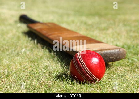 Le Cricket bat and ball Banque D'Images
