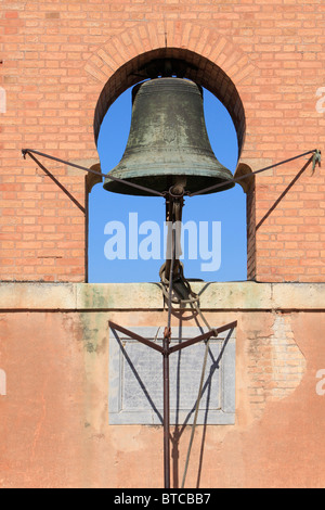 Bell, en haut de la tour de la Vela à la forteresse de l'Alhambra à Grenade, Espagne Banque D'Images