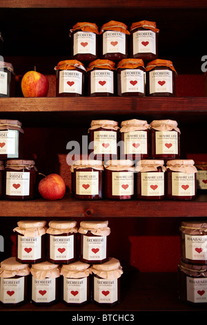 Pots de confitures d'abricot, Durnstien, Wachau, Autriche Banque D'Images