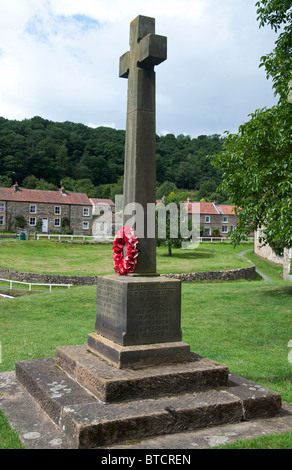 Le Monument aux Morts, Hutton-le-Hole dans Yorkshire du Nord. Banque D'Images