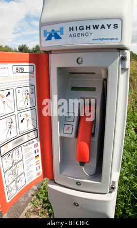 Un téléphone d'urgence routière Office des voies sur l'A66 dans la région de Cumbria. Banque D'Images