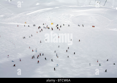 Piste de ski à partir de Porta Vescovo jusqu'au Passo Pordoi Pordoijoch près de Arabba Dolomites Italie Banque D'Images