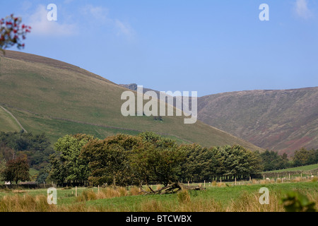 Edale Automne et Kinder du Scoutisme à l'égard de l'échelle de Jacobs et de Edale Cross de stand supérieur Derbyshire en Angleterre Banque D'Images