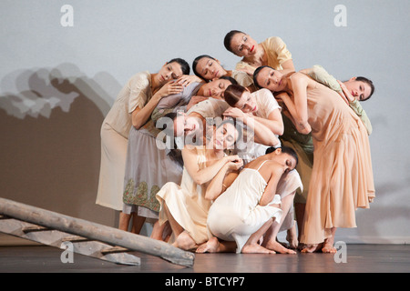 Iphigenie auf Tauris, Tanztheater Wuppertal Pina Bausch, Sadler's Wells, Londres Banque D'Images