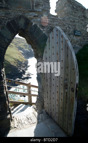 Porte en bois à Tintagel Castel, Cornwall, UK Banque D'Images