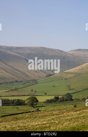 Edale Automne et Kinder du Scoutisme à l'égard de l'échelle de Jacobs et de Edale Cross de près de Derbyshire Angleterre Stand Banque D'Images