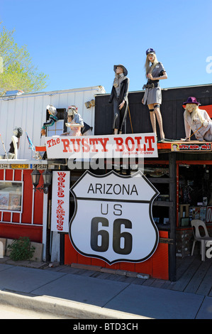 Vis rouillées et Thunderbird magasin indien Seligman Arizona Route 66 Banque D'Images