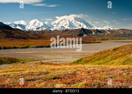 Vue du Mt. McKinley et toundra d'automne de l'Eielson Visitor Center dans le Parc National Denali et préserver, de l'Alaska Banque D'Images