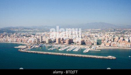 Vue aérienne de Puerto Fuengirola sur la Costa del Sol, Marbella, Espagne Banque D'Images