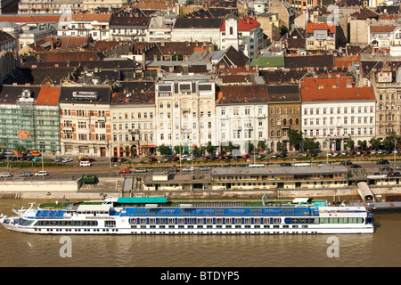 Danube et de gauche (est)-Banque de Budapest Pest vu de la colline Gellert (Gellért-hegy), Hongrie Banque D'Images