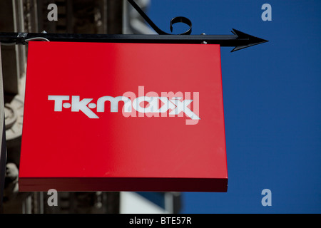 TK Maxx magasin de vêtements dans la ville de London, UK Banque D'Images