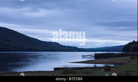 L'aube à Coniston Water, Lake District, Cumbria Banque D'Images