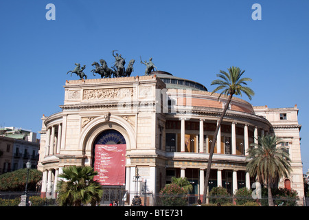 Teatro Politeama Garibaldi, Palerme, Sicile, Italie Banque D'Images