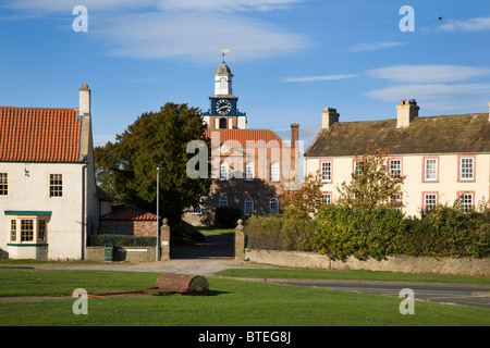 Scorton Village Green et Old School North Yorkshire Angleterre Banque D'Images