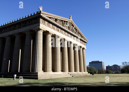 Réplique du temple du Parthénon historique construit à Nashville en 1897 au parc Centennial, Nashville's premier parc urbain. Banque D'Images