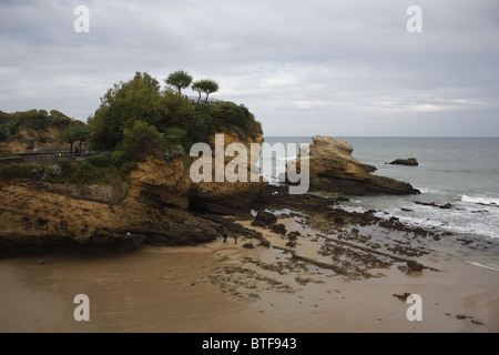 Le Basta Rock, la Grande Plage de Biarritz, Pays Basque, France Banque D'Images