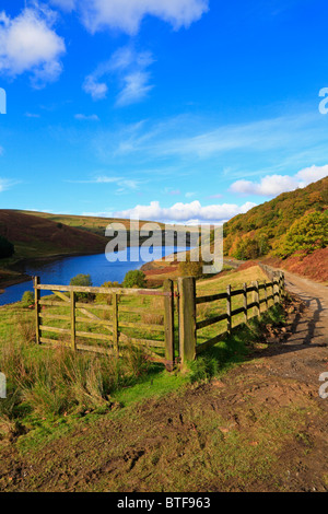 L'automne sur le Pennine Way près de papillon réservoir, Wessenden Vallée, Marsden, Peak District National Park, West Yorkshire, Angleterre, Royaume-Uni. Banque D'Images