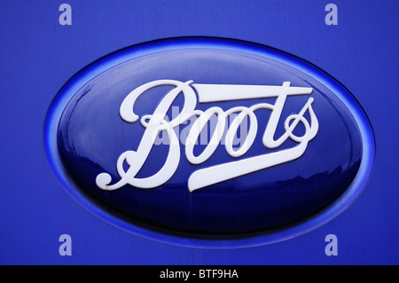 Boots Chemist shop sign logo, London, England, UK Banque D'Images