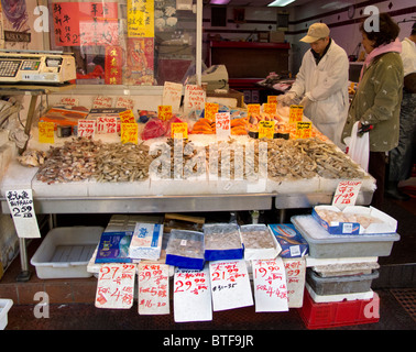 Boutique de fruits de mer au marché traditionnel dans Chinatown Manhattan New York USA Banque D'Images