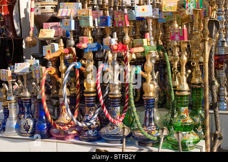 Hubble Bubble narguilés en vente à Louxor, Égypte. Banque D'Images